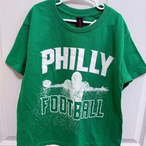 NWT Green Philadelphia Eagles Football Kids T-Shirt, Size Small (8)